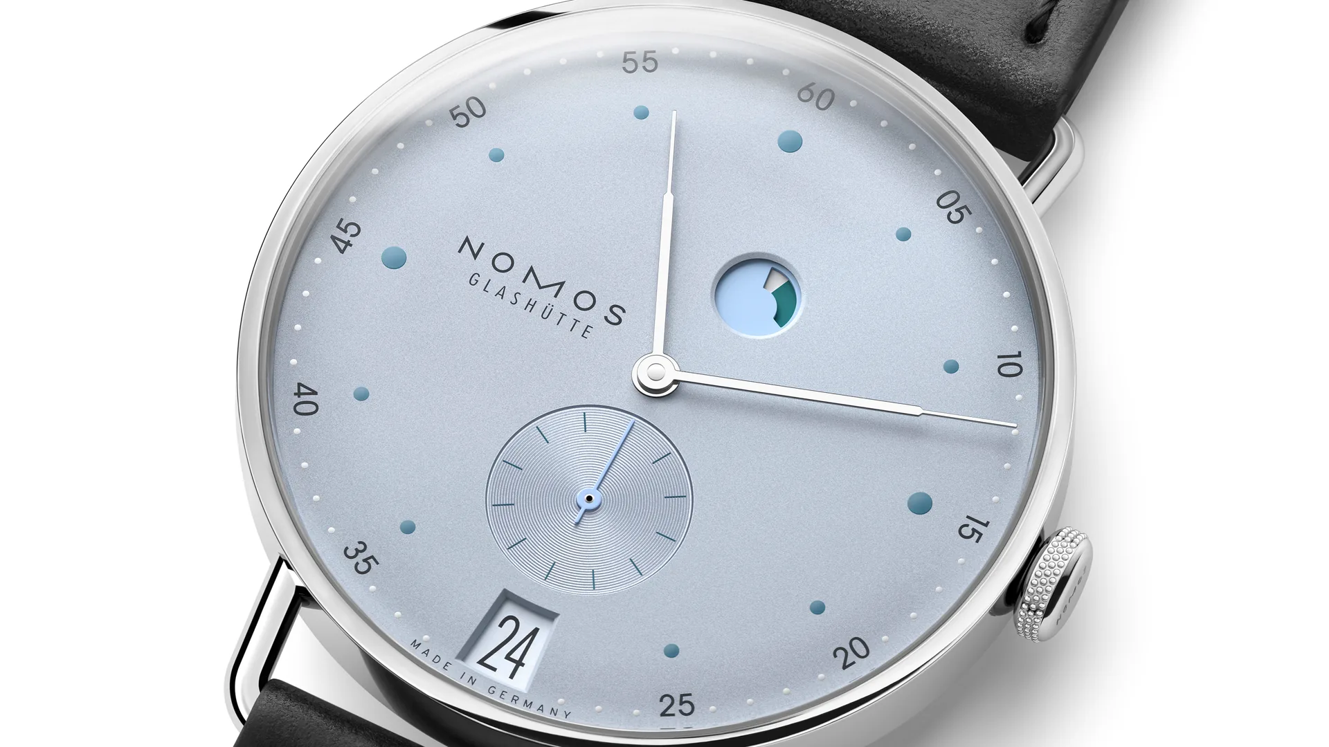 NOMOS Glashütte Metro Datum Gangreserve eisblau mit Punktminuterie, Datum und Gangreserveanzeige